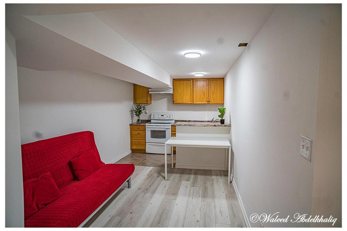 מיסיסאוגה Sunroom House - 4 Bedrooms מראה חיצוני תמונה